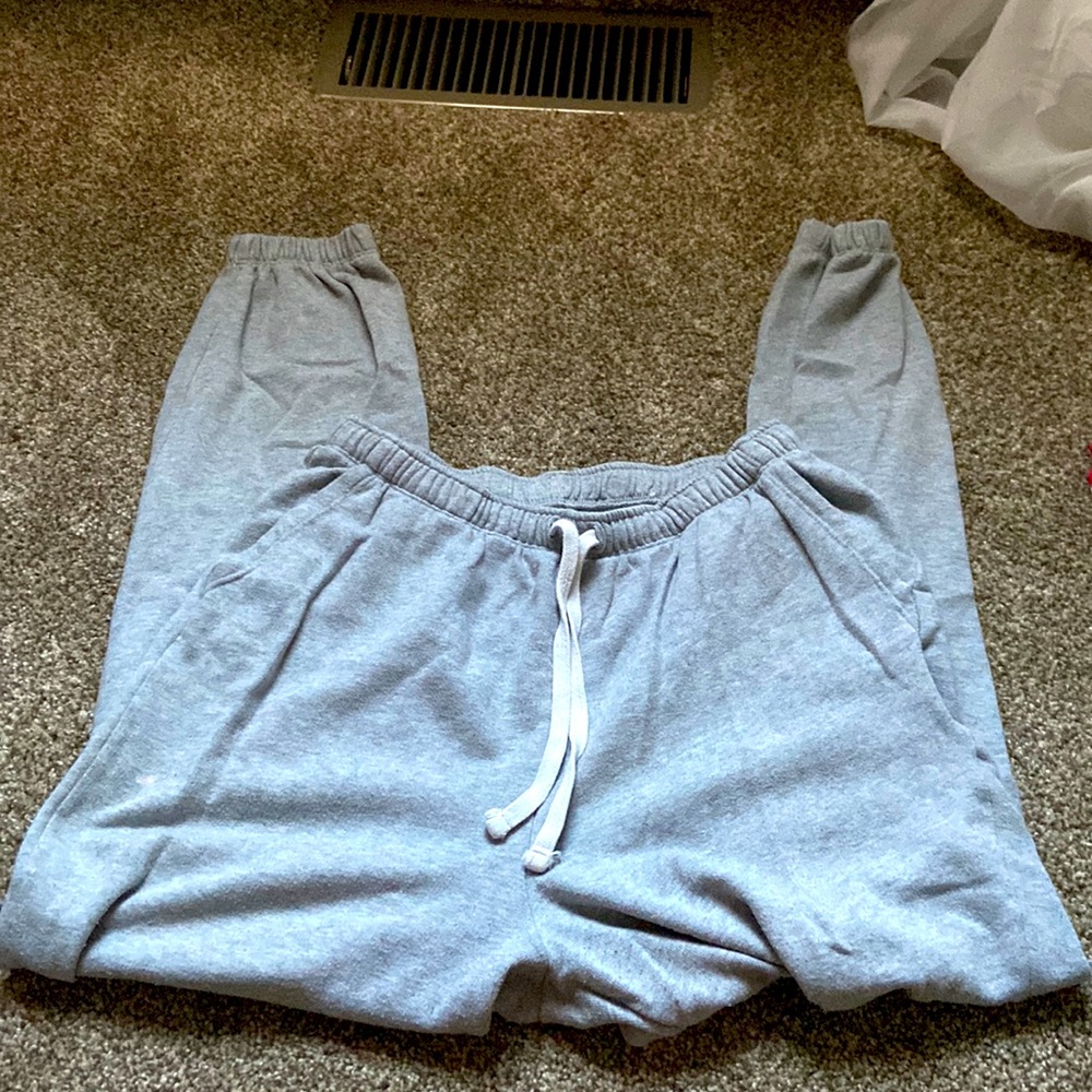 grey sweatpants